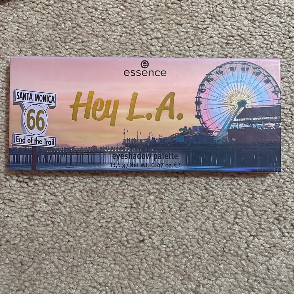 BNIB Essence Hey LA Palette